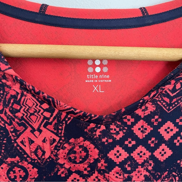 Title Nine Women’s Mercury Abstract Hooded Dress Size XL Long Sleeves Athletic - Picture 7 of 12